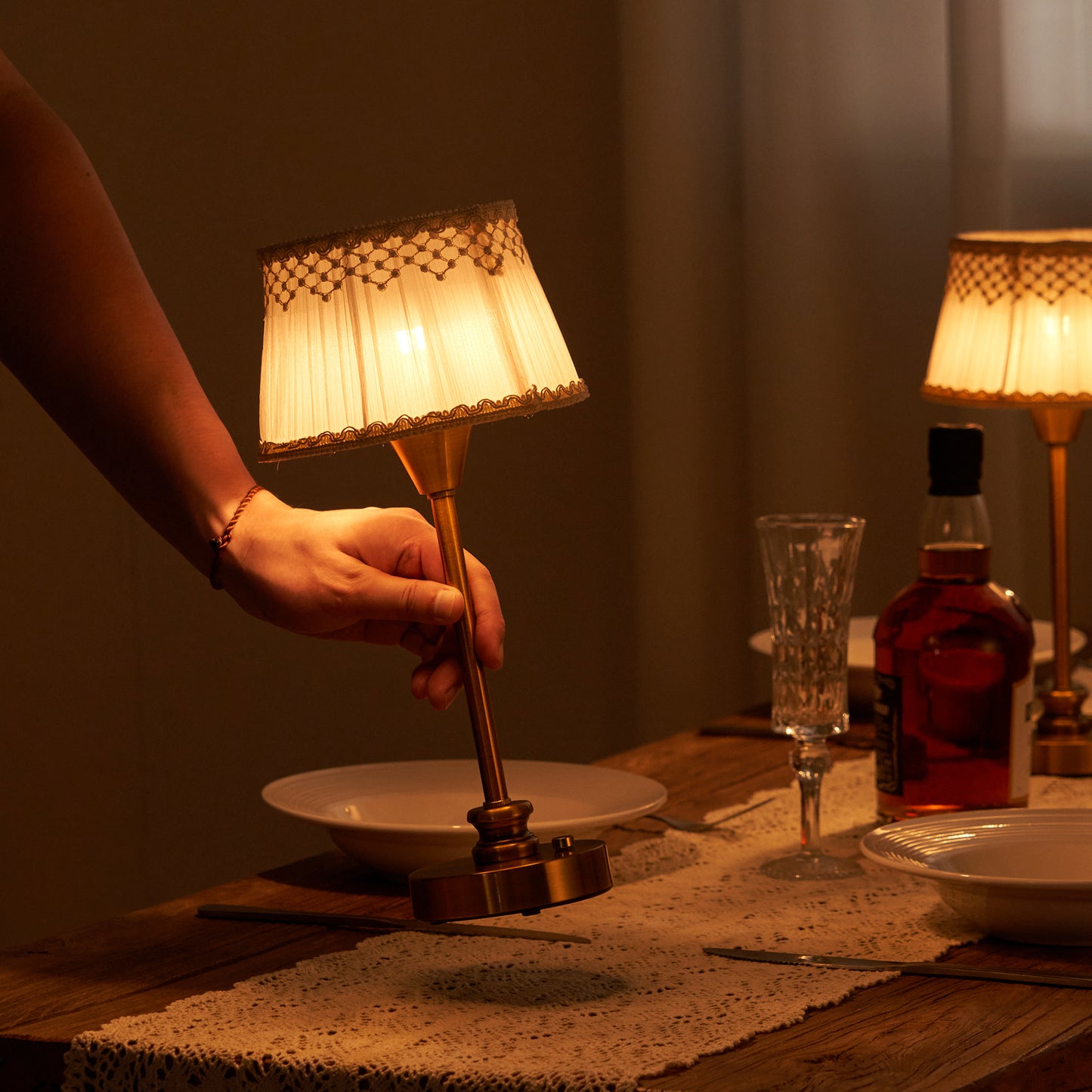 Rechargeable Cordless Lamp with Dimmer，Bering Brass